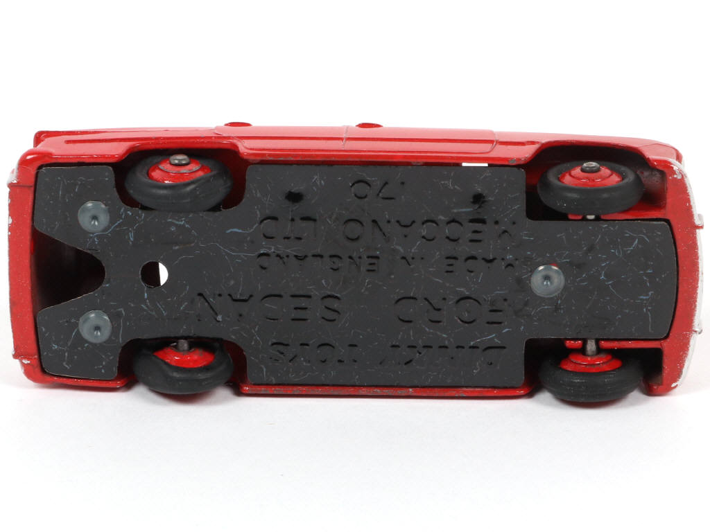 Lot 561 - DINKY TOYS (GB) (1)