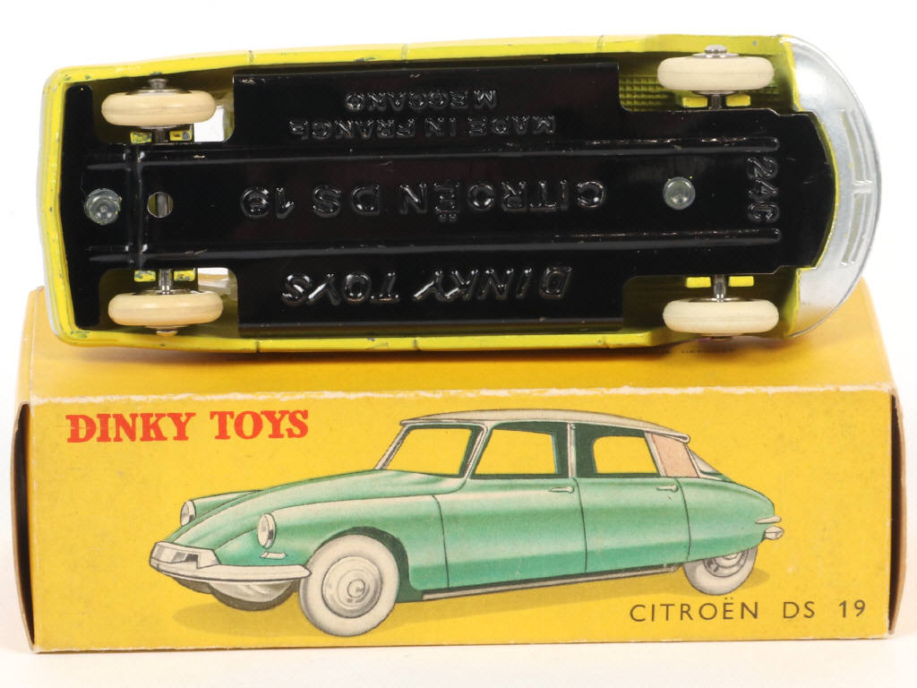 Lot 400 - DINKY TOYS (FRANCE) (1)