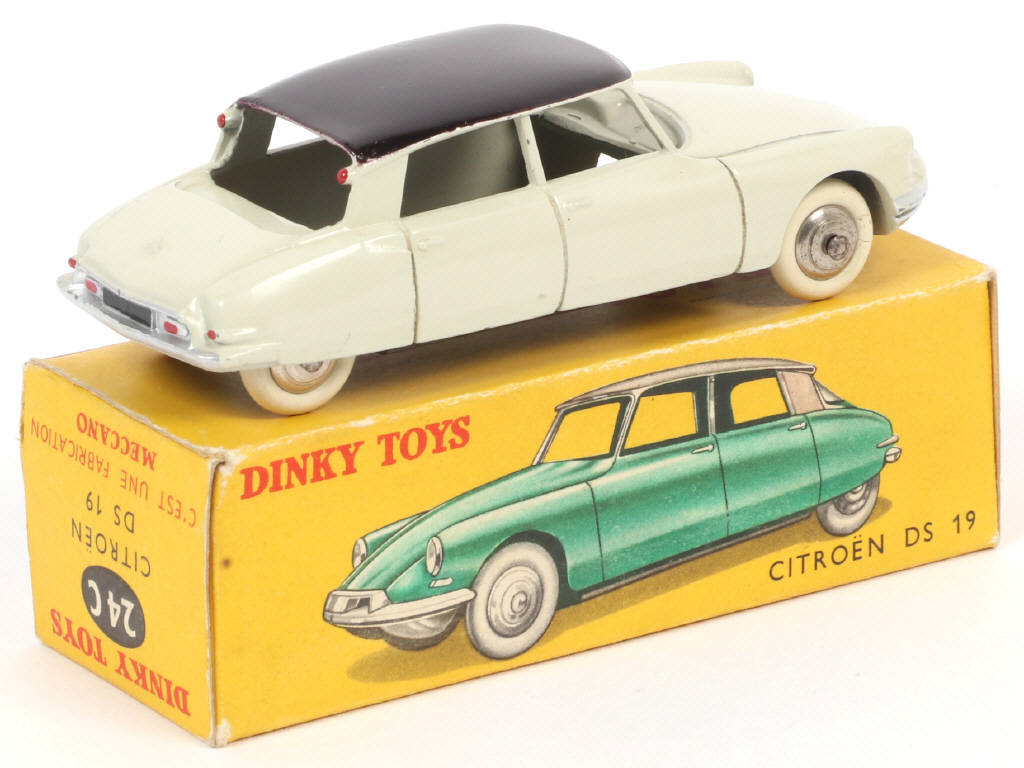 Lot 398 - DINKY TOYS (FRANCE) (1)