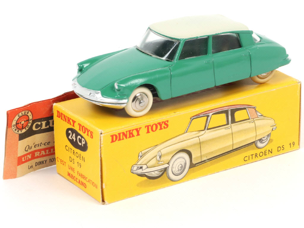 Lot 401 - DINKY TOYS (FRANCE) (1)