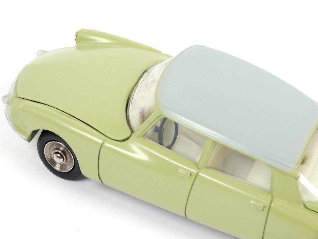 Lot 406 - DINKY TOYS (FRANCE) (1)