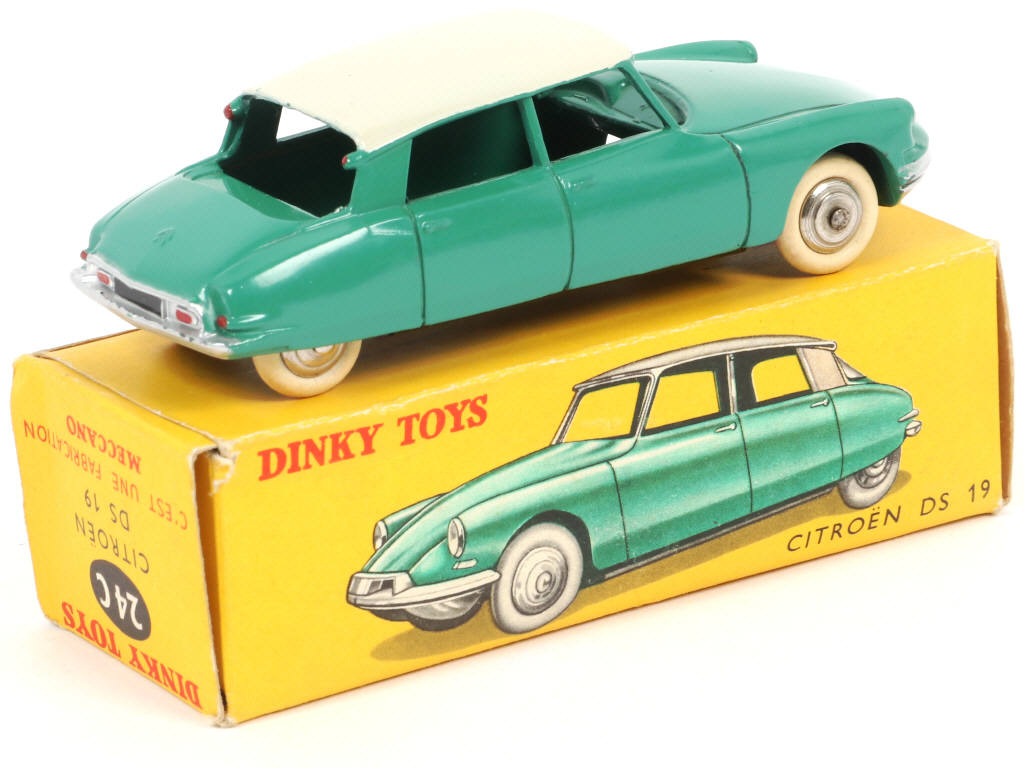 Lot 399 - DINKY TOYS (FRANCE) (1)