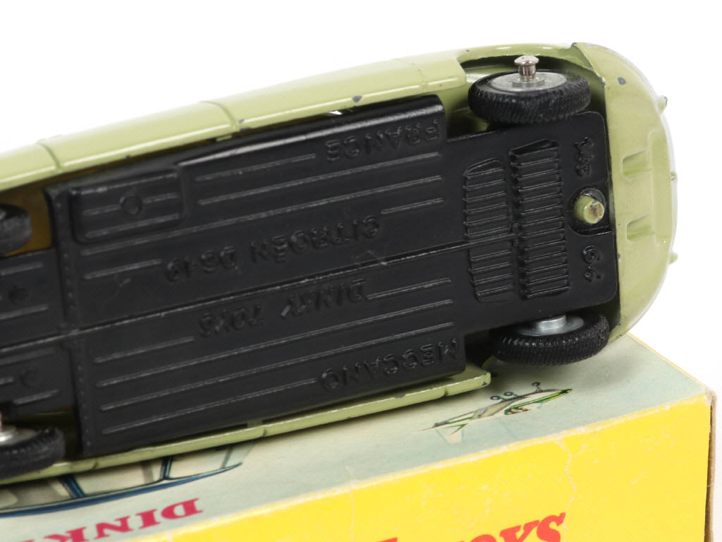 Lot 407 - DINKY TOYS (FRANCE) (1)