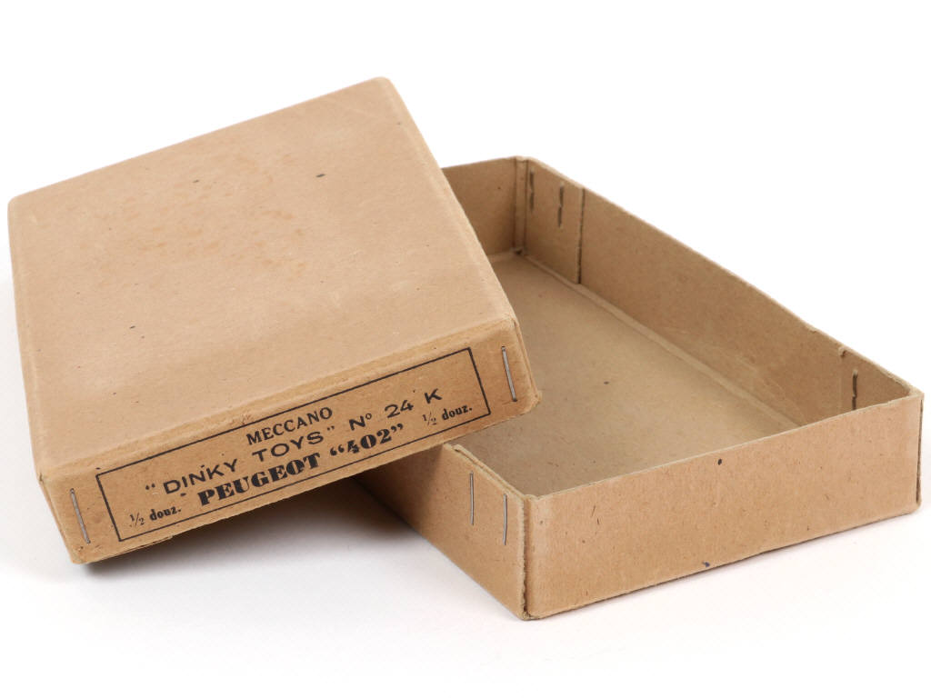 Lot 355 - DINKY TOYS (FRANCE) (1)