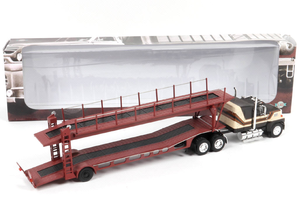 Lot 130 - DIVERS (1)