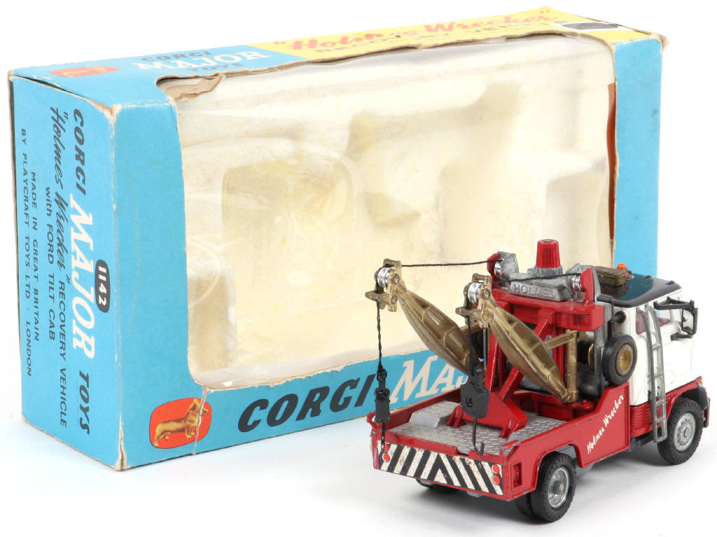 Lot 205 - CORGI TOYS (GB) (1)