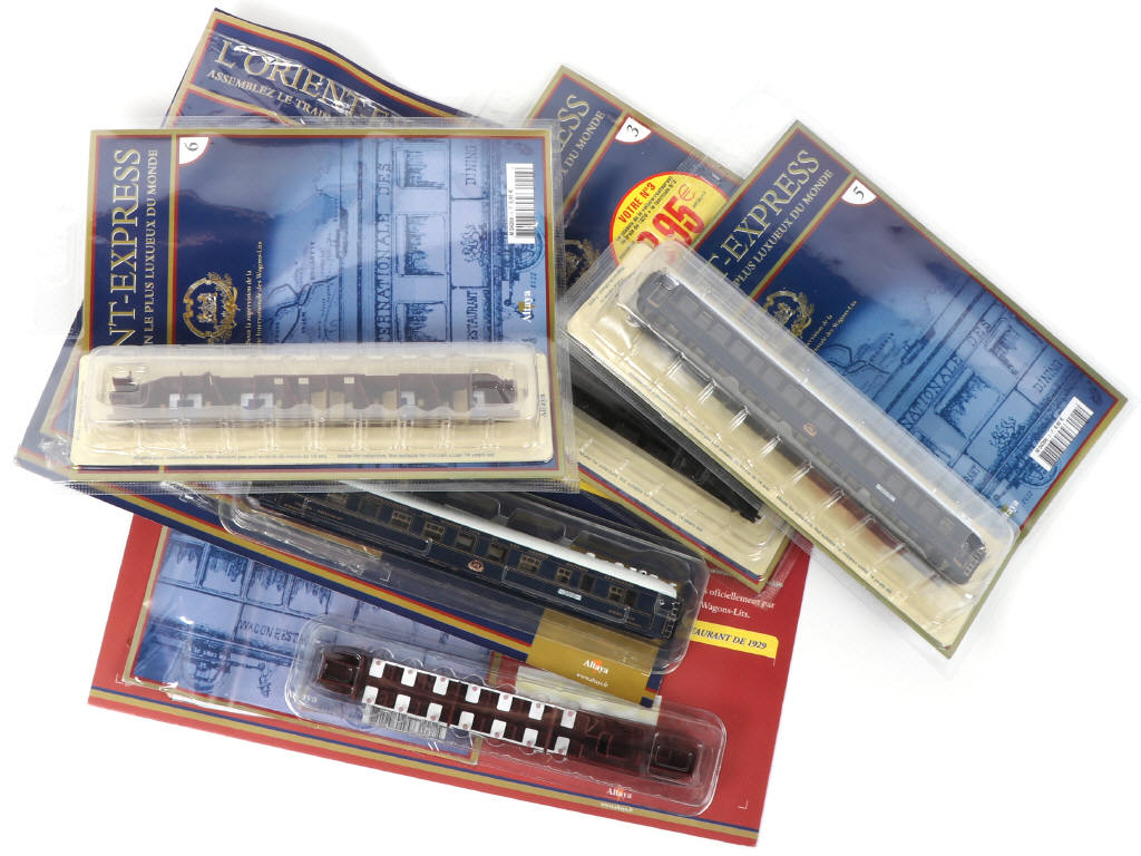 Lot 262 - DIVERS (11)