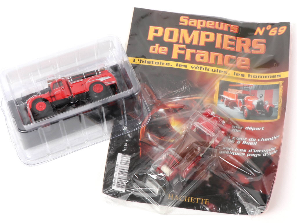 Lot 262 - DIVERS (11)