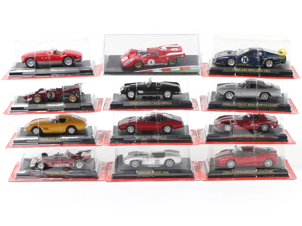 Lot 271 - DIVERS (12)