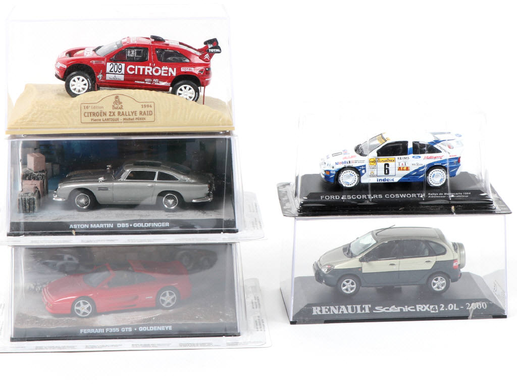 Lot 251 - DIVERS (10)