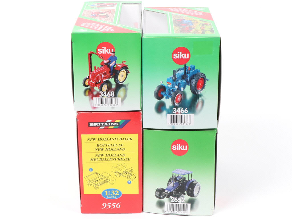 Lot 280 - DIVERS (4)