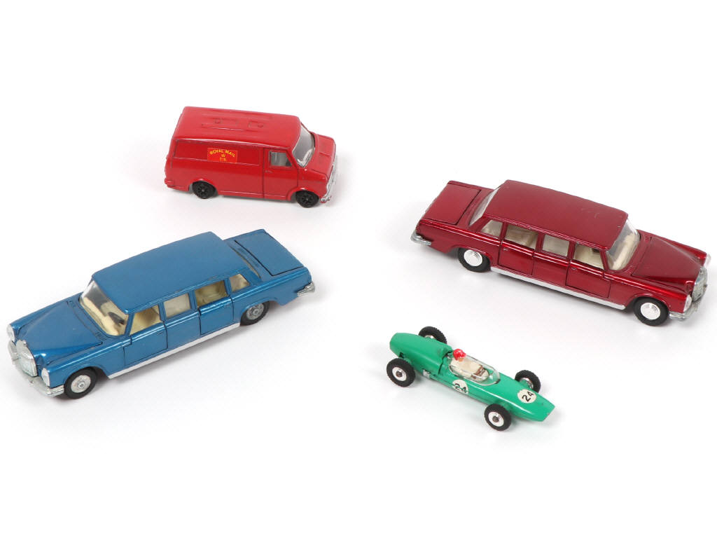 Lot 232 - DINKY TOYS (GB) (4)