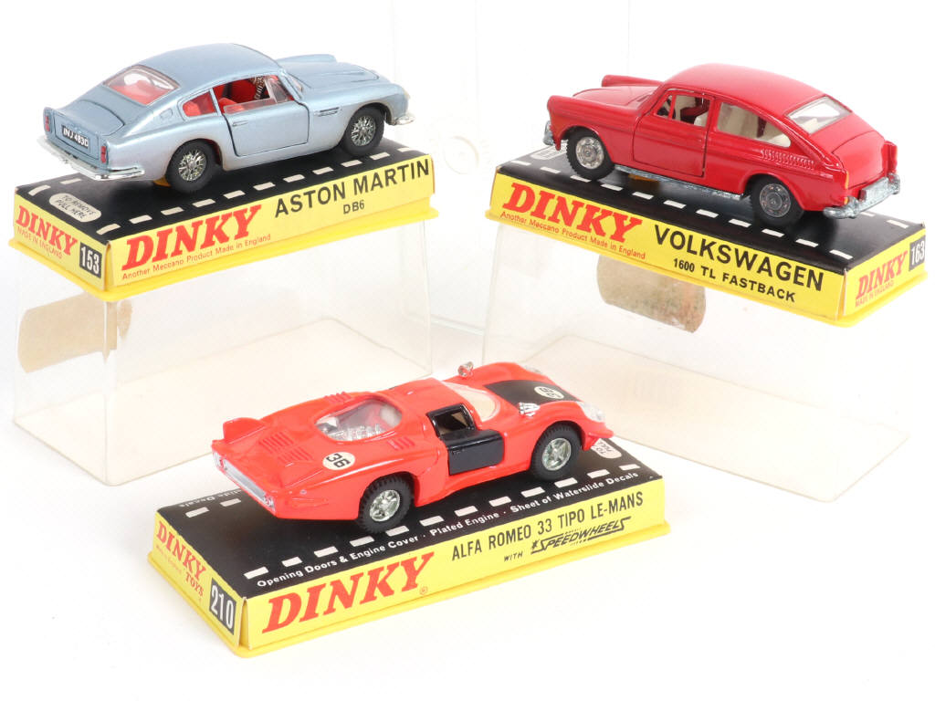 Lot 269 - DINKY TOYS (GB) (3)