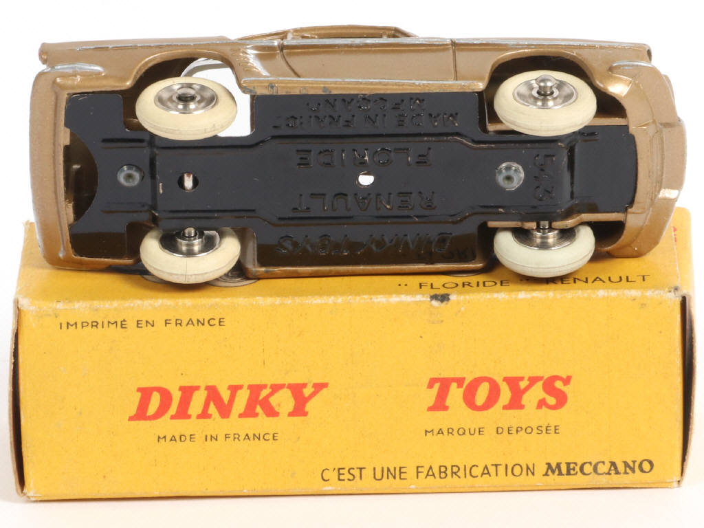 Lot 385 - DINKY TOYS (FRANCE) (1)