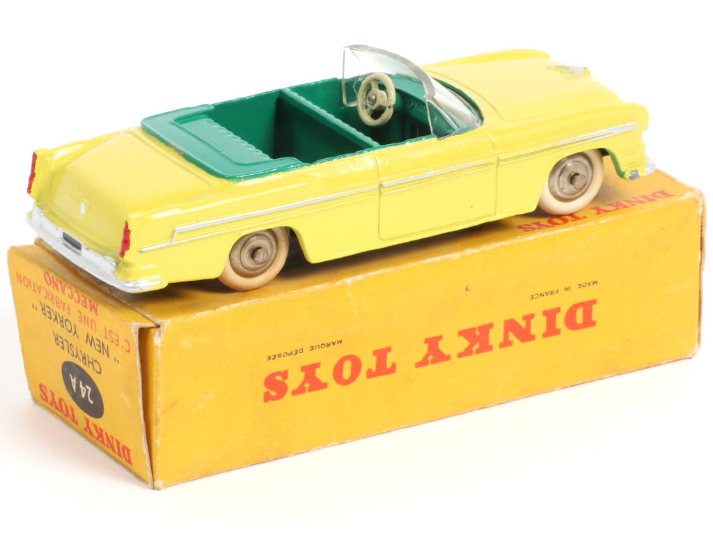 Lot 354 - DINKY TOYS (FRANCE) (1)