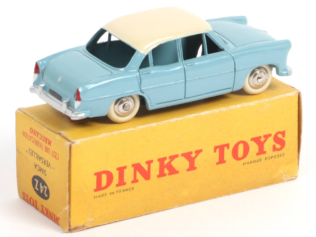 Lot 374 - DINKY TOYS (FRANCE) (1)
