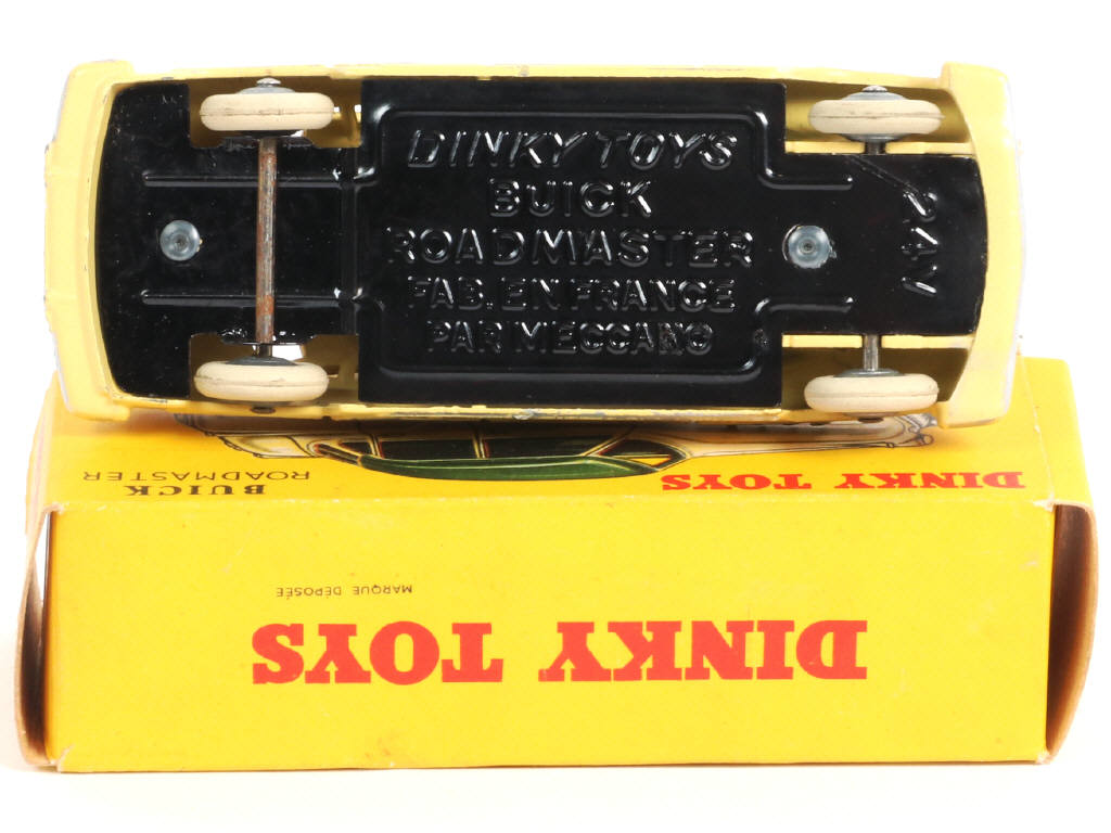 Lot 370 - DINKY TOYS (FRANCE) (1)