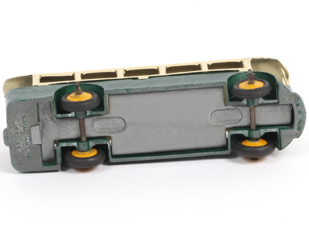 Lot 321 - DINKY TOYS (FRANCE) (1)