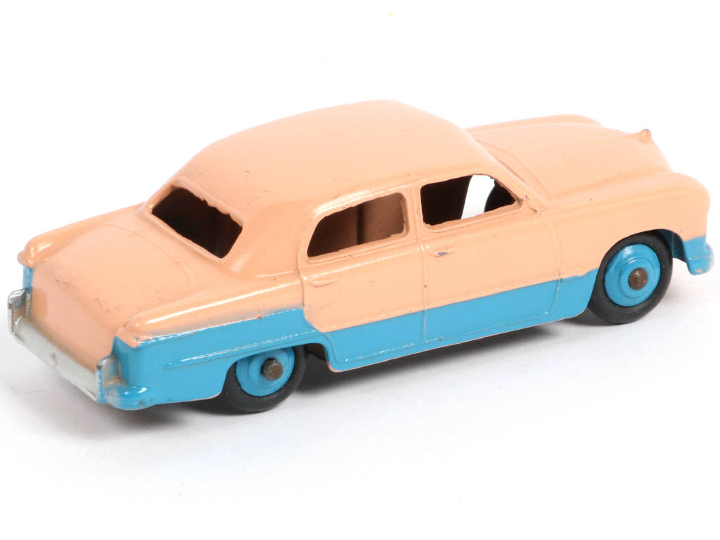 Lot 121 - DINKY TOYS (GB) (1)