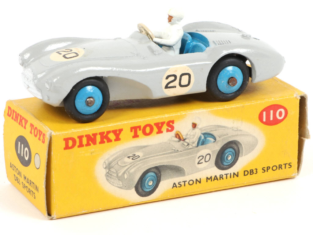Lot 155 - DINKY TOYS (GB) (1)