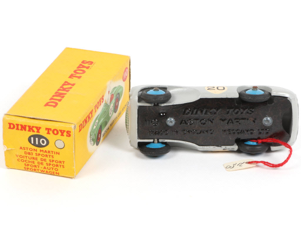 Lot 155 - DINKY TOYS (GB) (1)