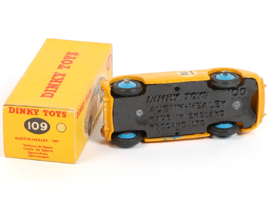 Lot 154 - DINKY TOYS (GB) (1)