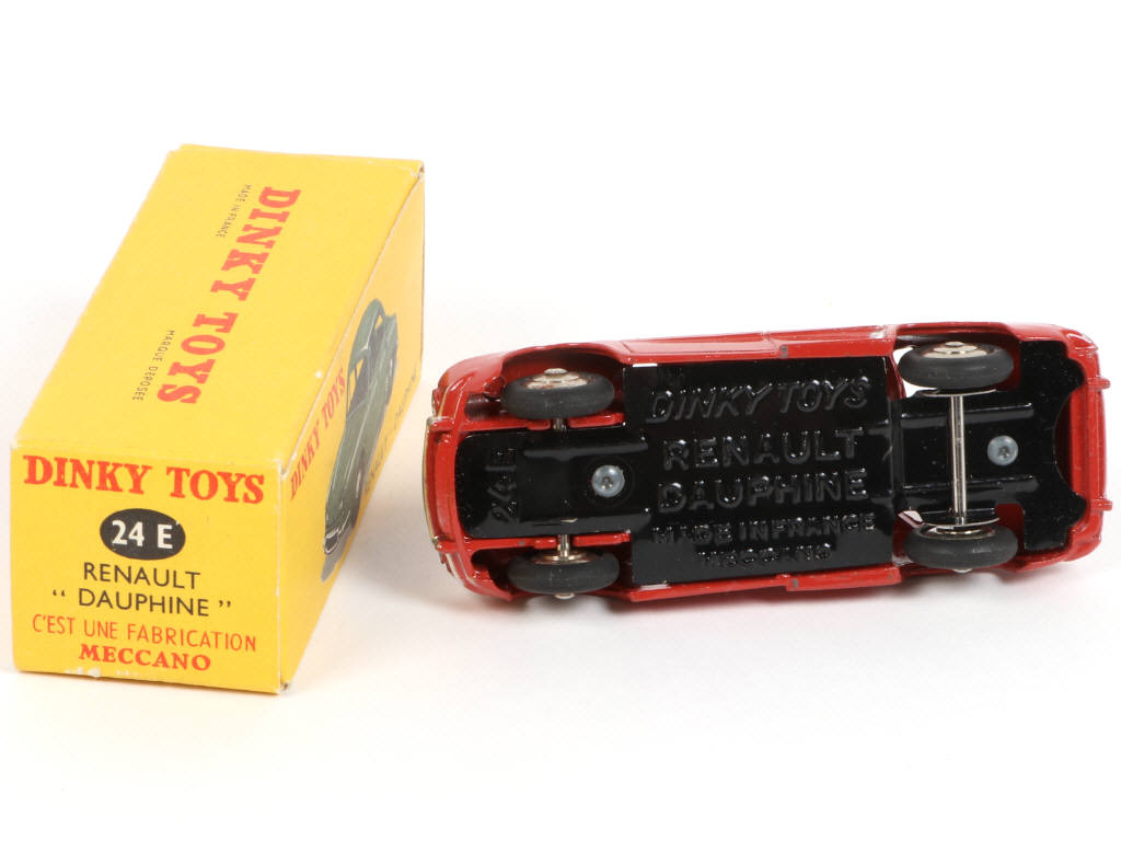 Lot 361 - DINKY TOYS (FRANCE) (1)