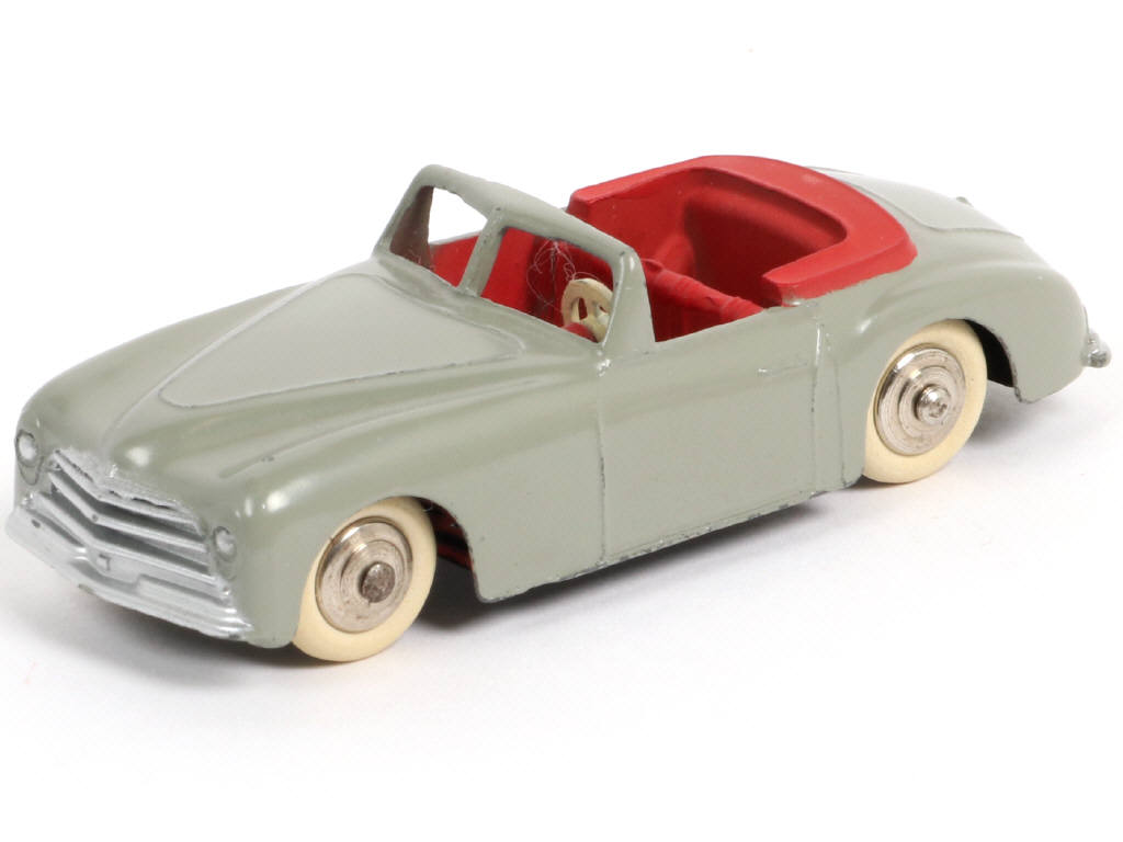 Lot 302 - DINKY TOYS (FRANCE) (1)