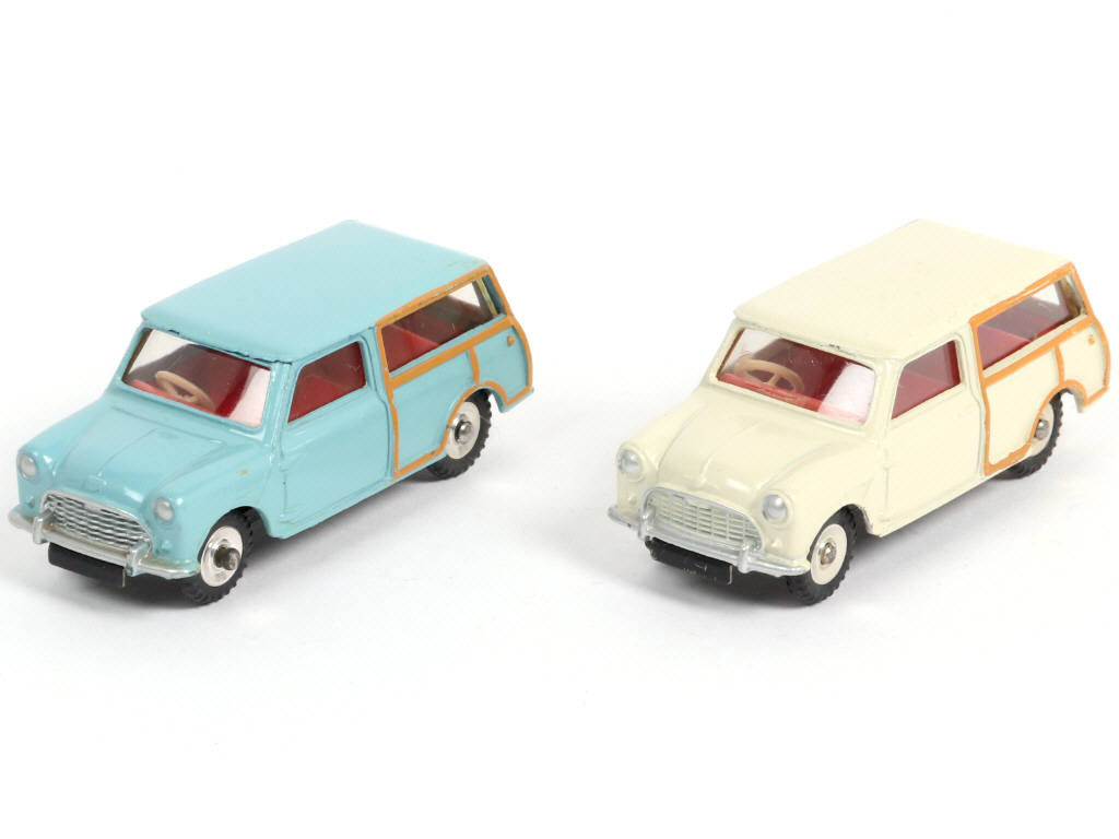 Lot 261 - DINKY TOYS (GB) (2)