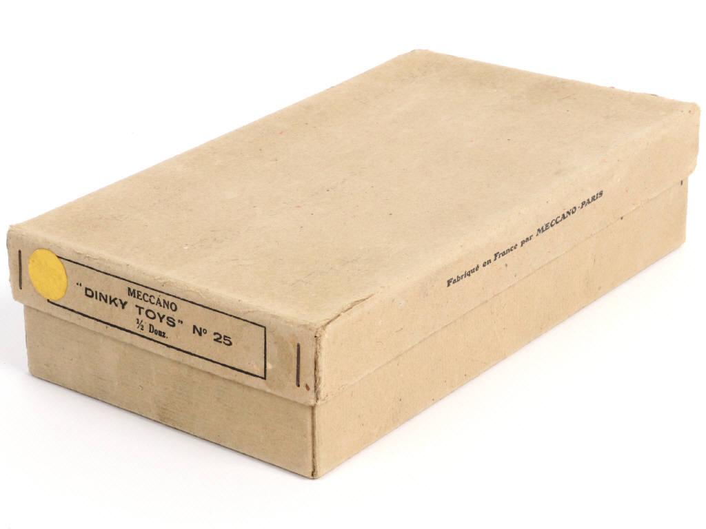 Lot 274 - DINKY TOYS (FRANCE) (1)