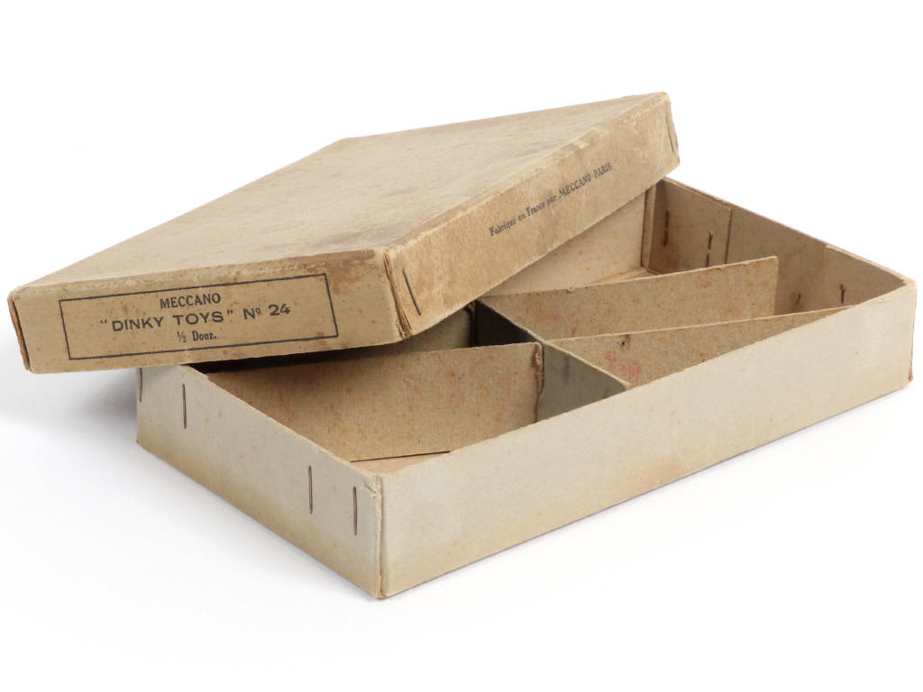 Lot 273 - DINKY TOYS (FRANCE) (1)