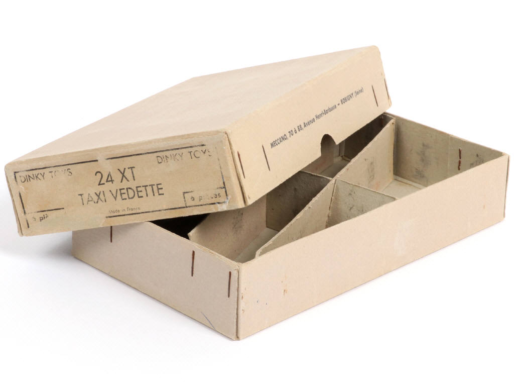 Lot 272 - DINKY TOYS (FRANCE) (1)