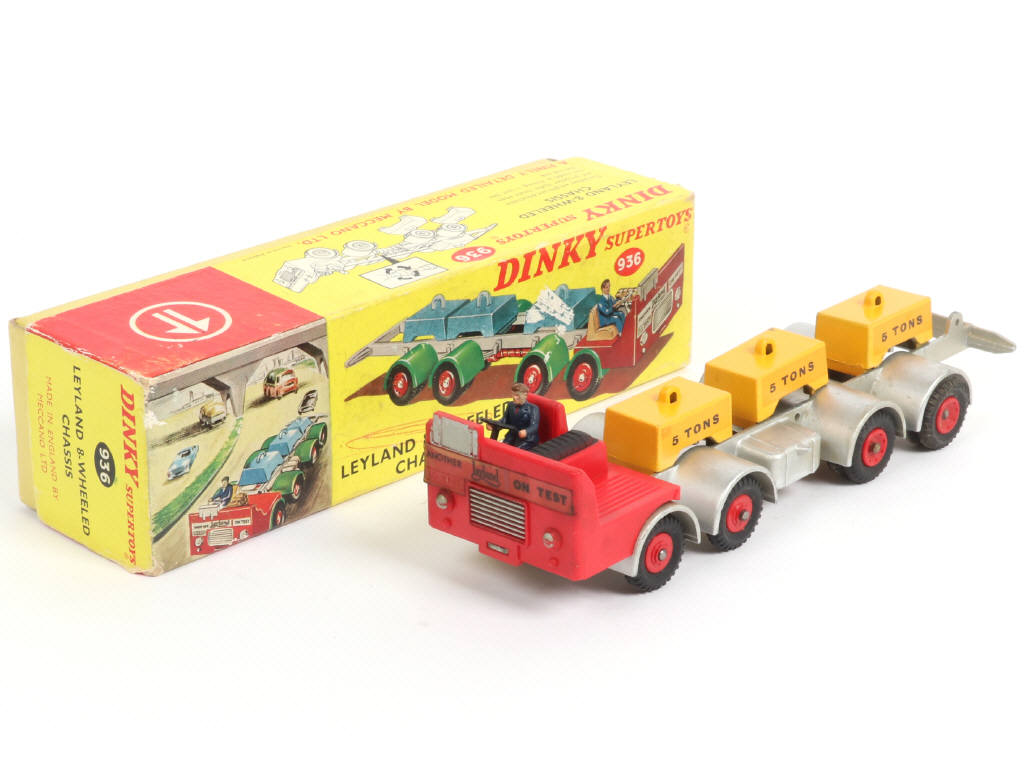 Lot 254 - DINKY TOYS (GB) (1)