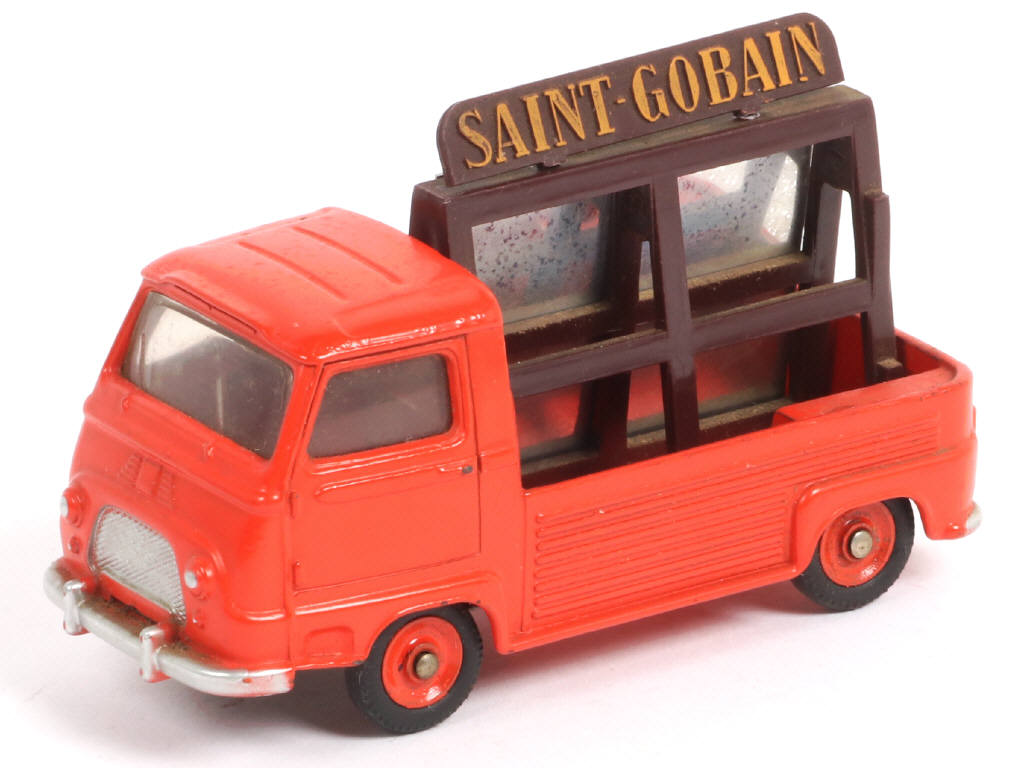 Lot 334 - DINKY TOYS (FRANCE) (1)