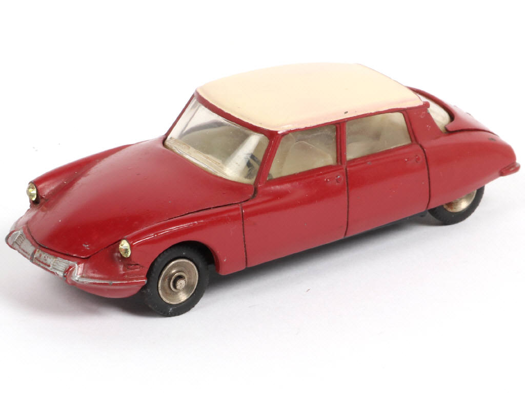 Lot 296 - DINKY TOYS (FRANCE) (1)
