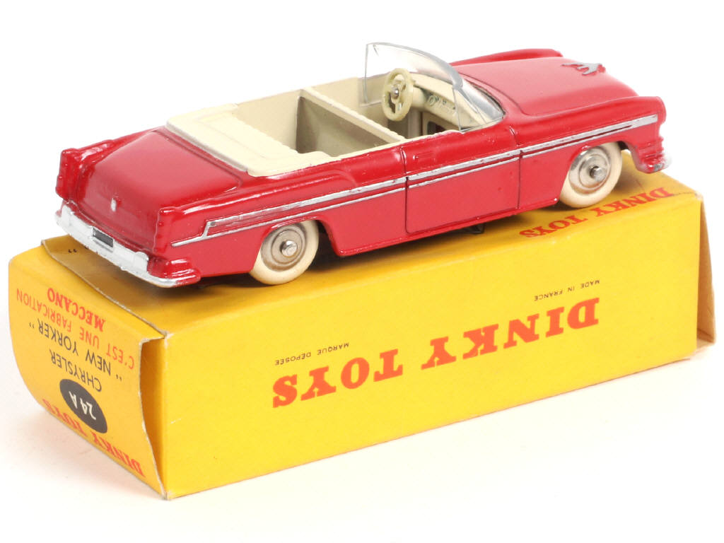 Lot 353 - DINKY TOYS (FRANCE) (1)
