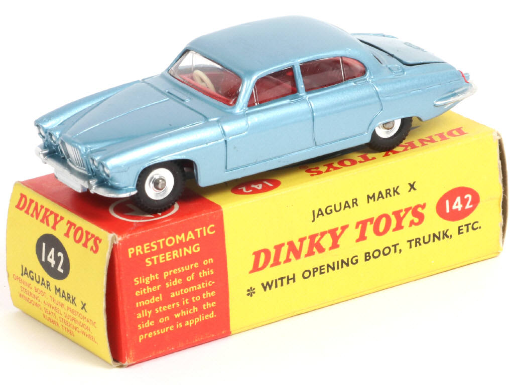 Lot 203 - DINKY TOYS (GB) (1)