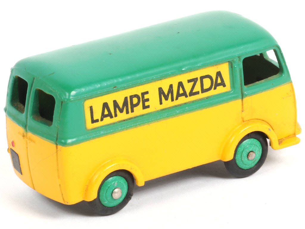 Lot 328 - DINKY TOYS (FRANCE) (1)