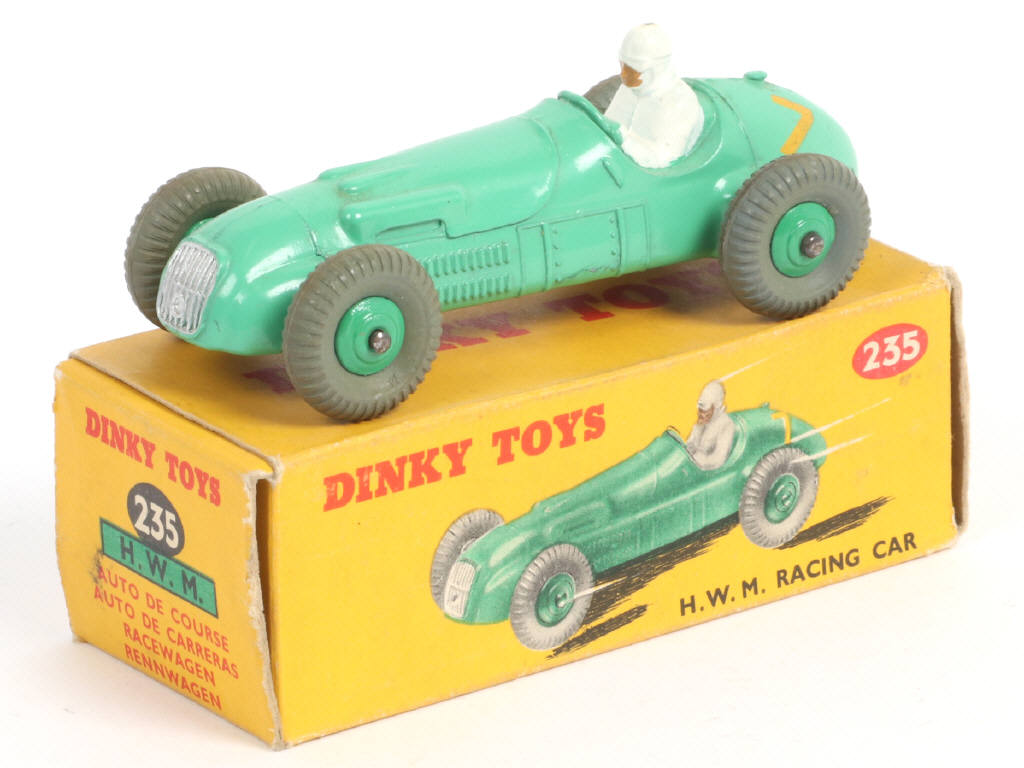 Lot 141 - DINKY TOYS (GB) (1)