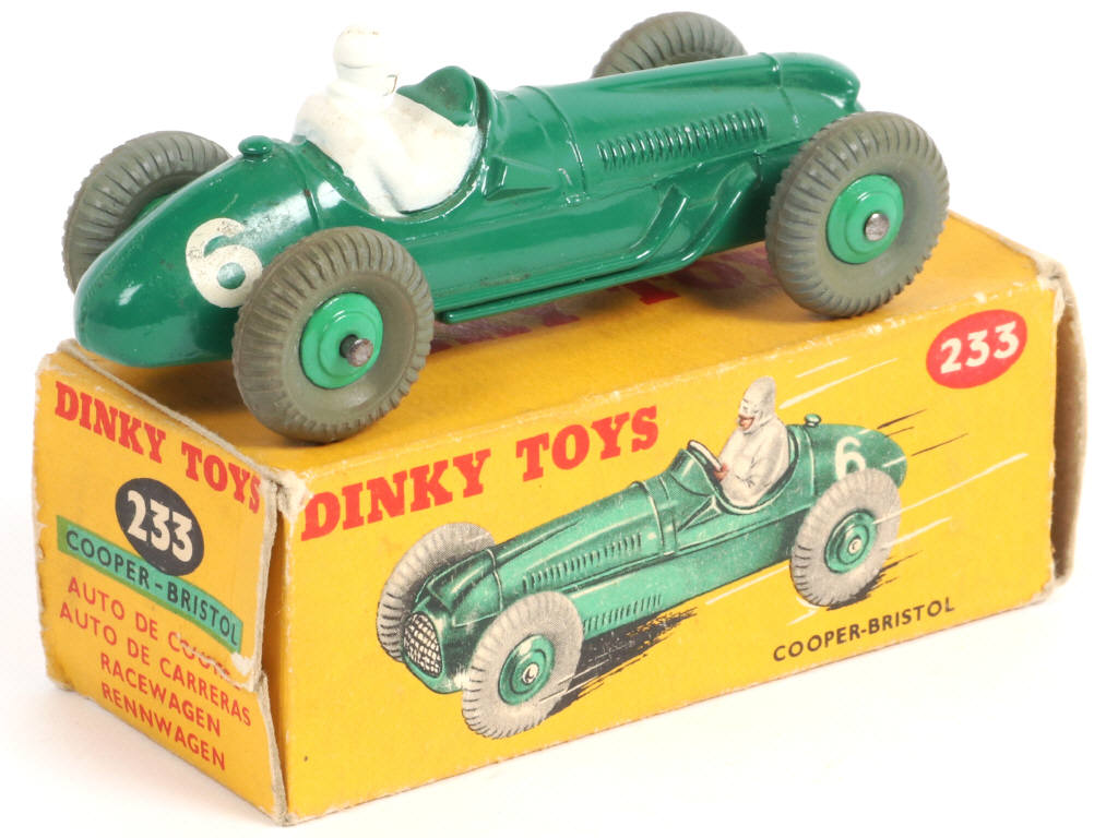 Lot 137 - DINKY TOYS (GB) (1)