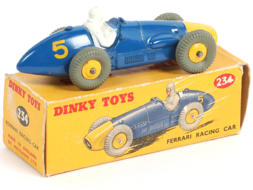 Lot 139 - DINKY TOYS (GB) (1)