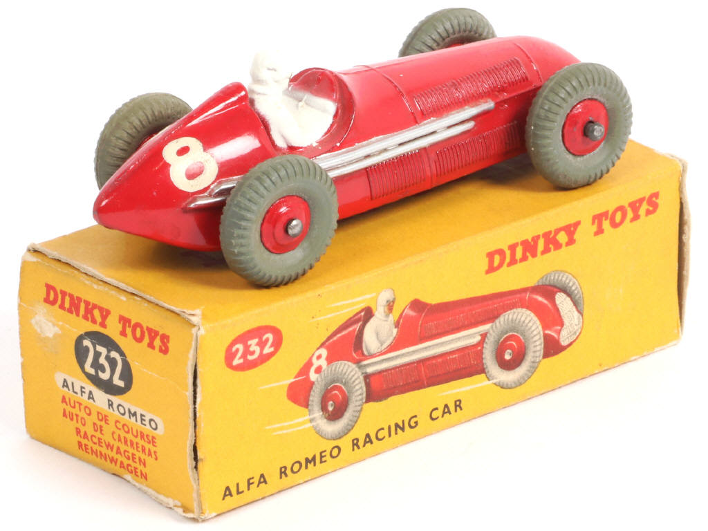 Lot 136 - DINKY TOYS (GB) (1)