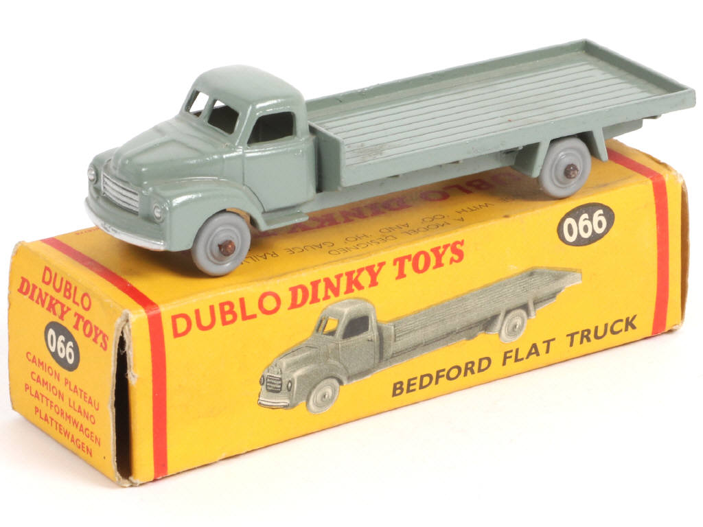 Lot 133 - DINKY TOYS (GB) (1)