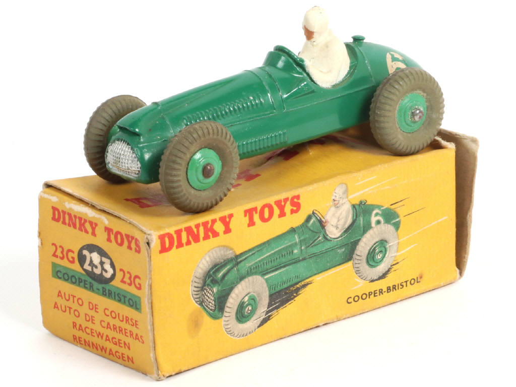 Lot 138 - DINKY TOYS (GB) (1)