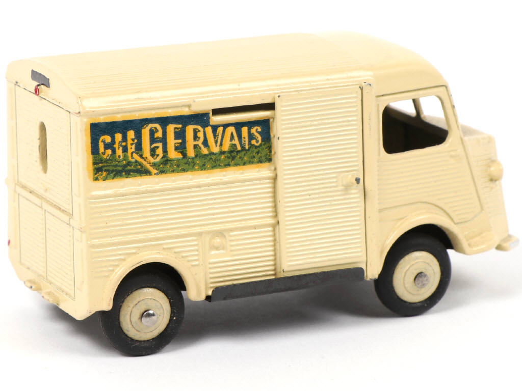 Lot 330 - DINKY TOYS (FRANCE) (1)