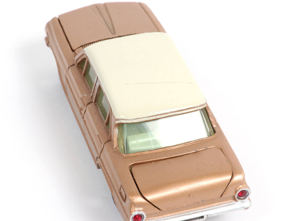 Lot 226 - DINKY TOYS (GB) (1)