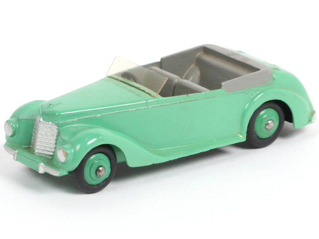 Lot 105 - DINKY TOYS (GB) (1)