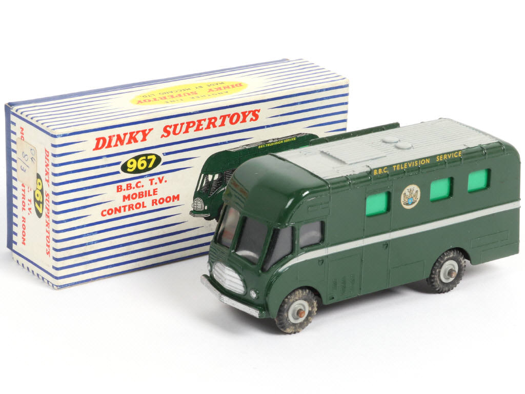 Lot 249 - DINKY TOYS (GB) (1)