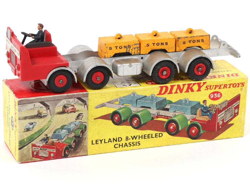 Lot 253 - DINKY TOYS (GB) (1)