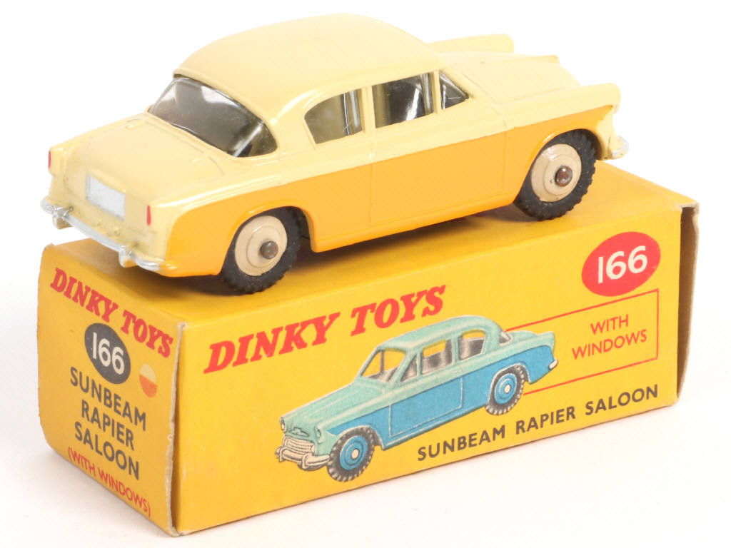 Lot 175 - DINKY TOYS (GB) (1)